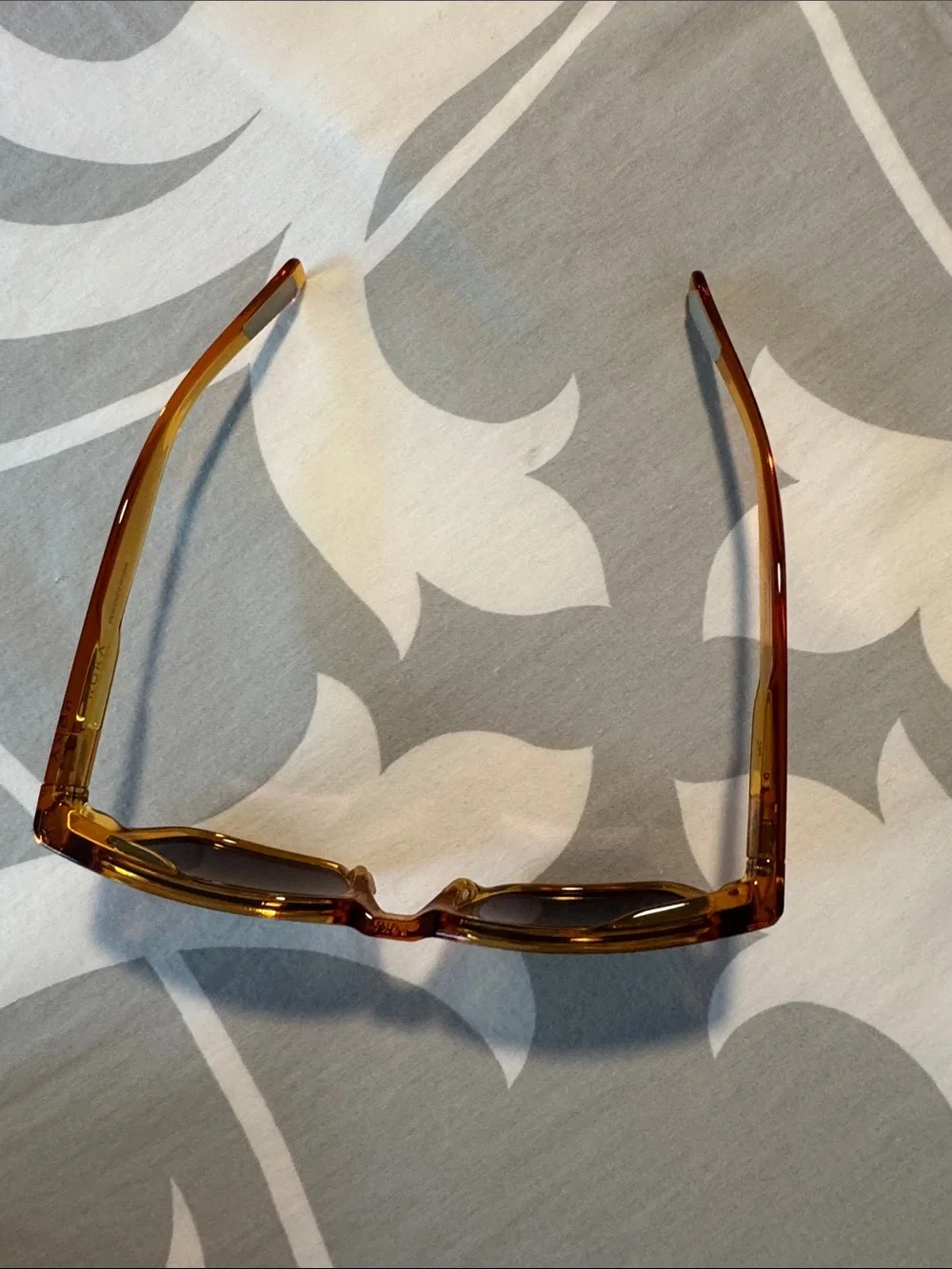RŌKA Lockhart Sunglasses - Bourbon frames and polarized lenses